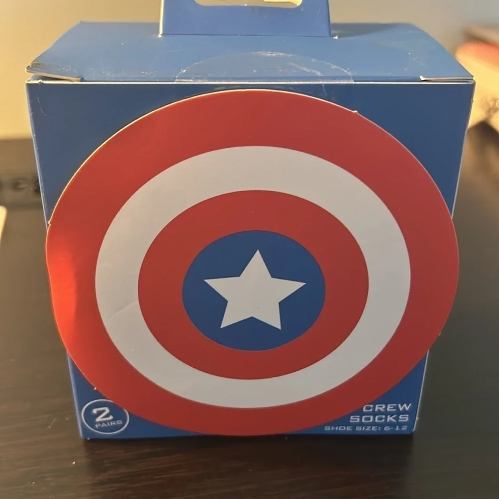 NEW!LIMITED EDITION MARVEL CAPTAIN AMERICA CREW SOCKS 2 PACK SIZE6-12 Shield Box